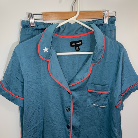 Room Service Short Sleeve and pant pajama set Size M - Picture 4 of 8